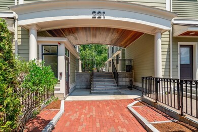 221 Beacon St unit 2, Somerville, MA 02143 - photo 3