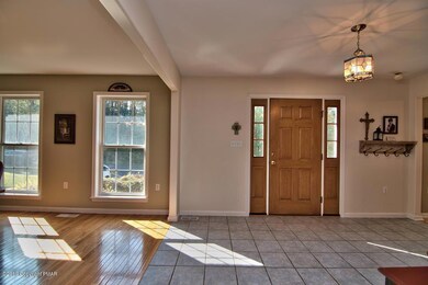 501 Buckingham St, Moscow, PA 18444 - photo 4