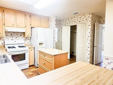 22 Stonebridge Ct, Mobile, AL 36608 - photo 5