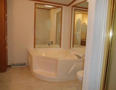 Master Bath/Spa.