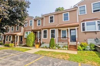 200 Heroux Blvd unit 306, Cumberland, RI 02864 - photo 2