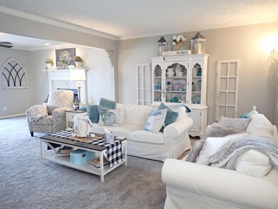 813 Maple Ct, Marion, IN 46953 - photo 2