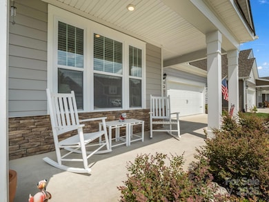 134 Fox Cove Rd, Hendersonville, NC 28792 - photo 6