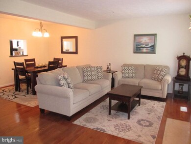 8511 Pine Meadows Dr, Odenton, MD 21113 - photo 5