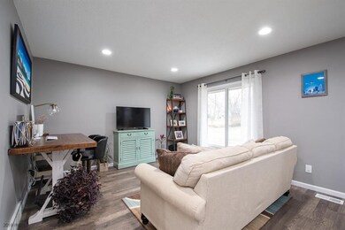 712 E Spring St, Des Moines, IA 50315 - photo 6