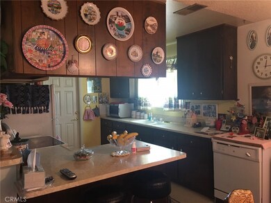 16320 Molino Dr, Victorville, CA 92395 - photo 2