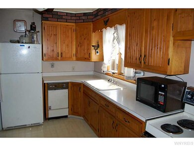 51 Jesella Dr, North Tonawanda, NY 14120 - photo 2