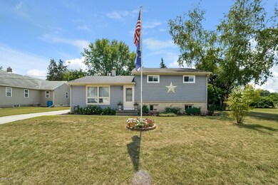001-Front_View-3103568-medium