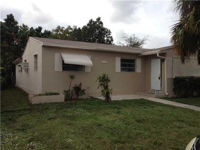 275 SW 8th St unit B, Dania, FL 33004 - photo 6