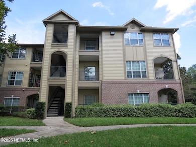 7800 Point Meadows Dr unit 631, Jacksonville, FL 32256 - photo 2