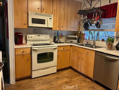 601 N Kirby St unit 287, Hemet, CA 92545 - photo 6