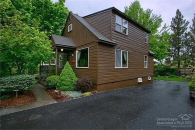 532 NE Burnside Ave, Bend, OR 97701 - photo 2