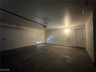 5926 Mahogany Mountain Dr, Las Vegas, NV 89142 - photo 4