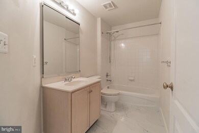 22520 Welborne Manor Square, Ashburn, VA 20148 - photo 6