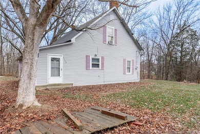 2138 S Leslie Ln, Scottsburg, IN 47170 - photo 2