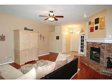 601 Loyd Ln, Moore, OK 73160 - photo 3