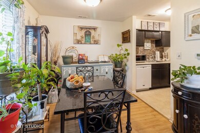 1340 N Glen Cir unit B, Aurora, IL 60506 - photo 4