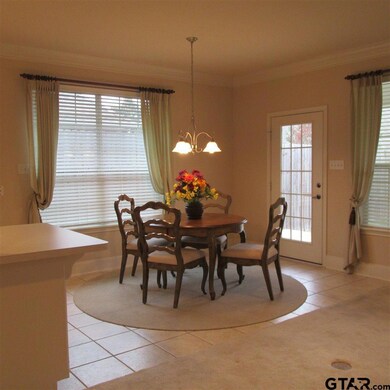 1920 1920 Hollyglen, Tyler, TX 75703 - photo 6