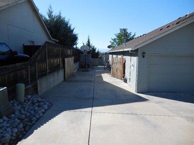 949 Crystal Dr, Eagle Point, OR 97524 - photo 4