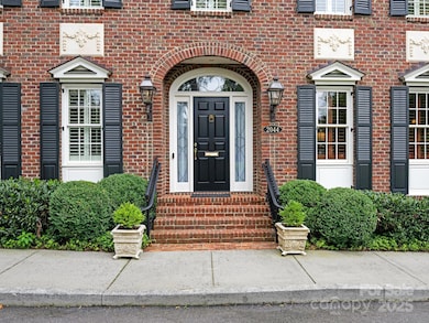 2044 Queens Rd W unit C, Charlotte, NC 28207 - photo 2