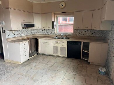 4445 Floriss Place, Saint Louis, MO 63115 - photo 4