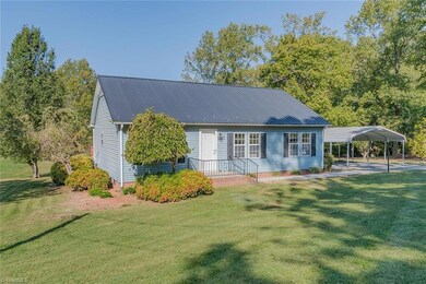 1817 Yorktown Ln, Asheboro, NC 27203 - photo 3