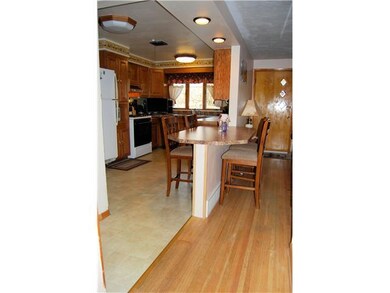 587 Ward Rd, North Tonawanda, NY 14120 - photo 3