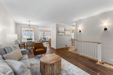 2208 Liberty Ln, Saint Paul, MN 55122 - photo 7