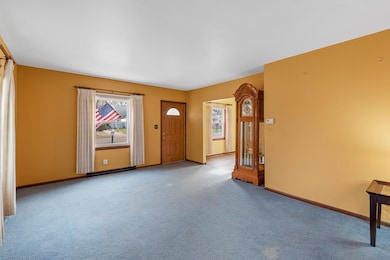 724 Mac Arthur Dr, Beaver Dam, WI 53916 - photo 3