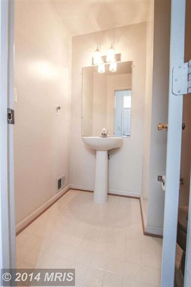 2539 James Monroe Cir, Herndon, VA 20171 - photo 6