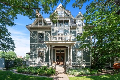 Welcome To Castle House Located In Charming Cathedral Hill