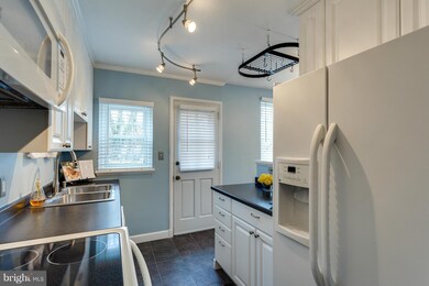 3254 S Utah St, Arlington, VA 22206 - photo 6