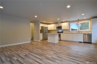 6161 E Grapeview Loop Rd, Allyn, WA 98524 - photo 2