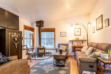 36080 Richardson Gap Rd, Scio, OR 97374 - photo 3