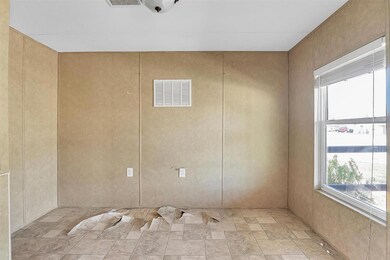 Vinyl Energy Efficient Windows with Faux Blinds