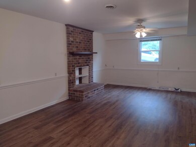 390 Wildwood Ct, Charlottesville, VA 22901 - photo 4