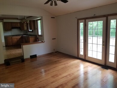 404 Jamestown Rd, Beverly, NJ 08010 - photo 4