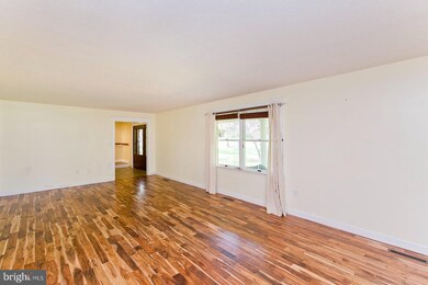 241 Clear View Ln, Strasburg, VA 22657 - photo 3