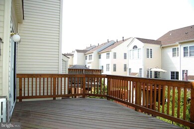 25830 Kirkwood Square, Chantilly, VA 20152 - photo 4