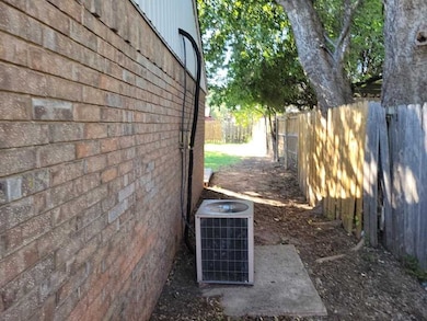 412 NW 68th St, Lawton, OK 73505 - photo 3