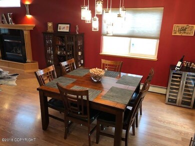 island & room for the diningroom table
