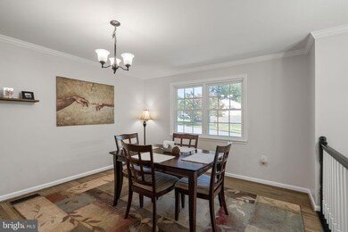 18906 White Oak Dr, Triangle, VA 22172 - photo 7