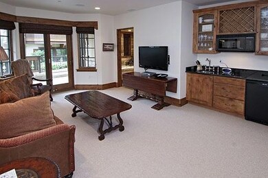 Guest bedroom/family room