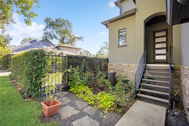 1106 Timbergrove Ln, Houston, TX 77008 - photo 2