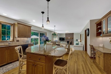 400 Grove St, Reading, MA 01867 - photo 4