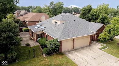 8649 Cricket Tree Ln, Indianapolis, IN 46260 - photo 4