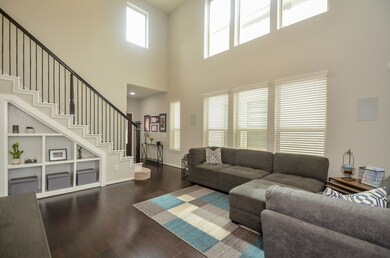 8922 Live Oak Grove Ln, Houston, TX 77080 - photo 6