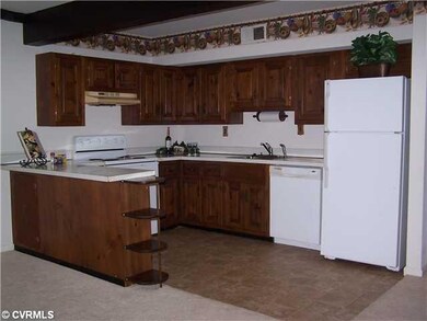 Kitchen - Large Kitchen