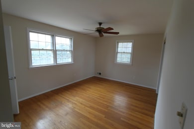 10701 Almond St, Fairfax, VA 22032 - photo 7