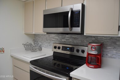 10560 W Ocotillo Dr unit 39, Sun City, AZ 85373 - photo 4